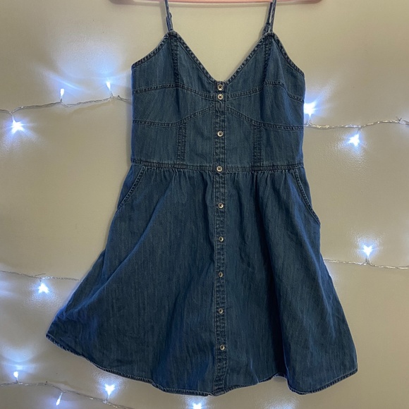 Express Dresses & Skirts - EXPRESS denim dress with pockets size small